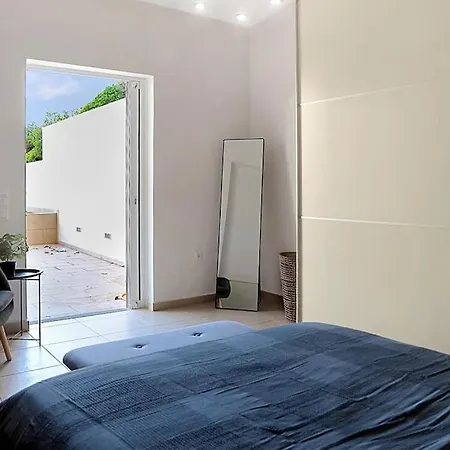 Varkiza Seaside And Views Retreat With Jacuzzi Apartment